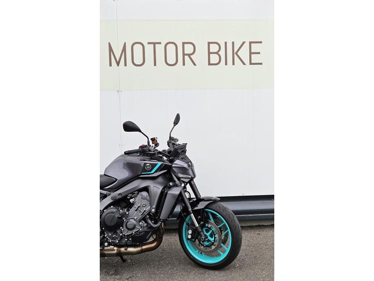 YAMAHA MT-09
