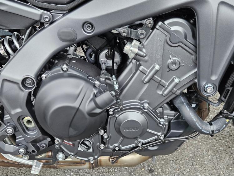 YAMAHA MT-09