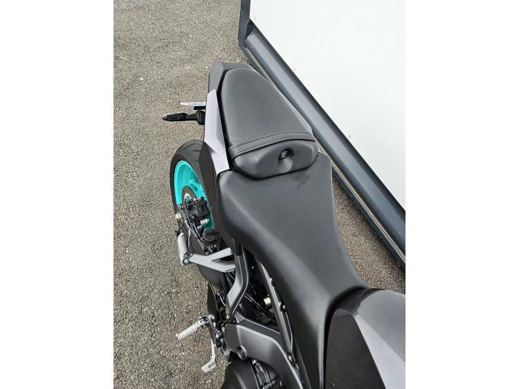 YAMAHA MT-09