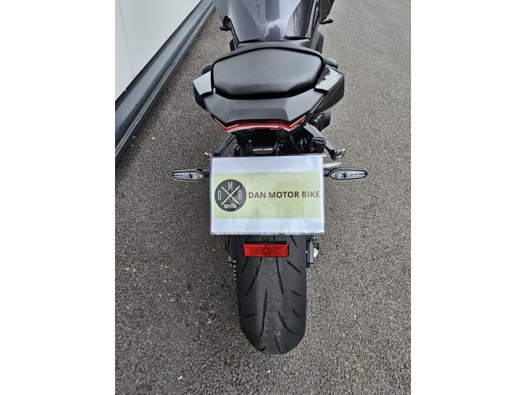 YAMAHA MT-09