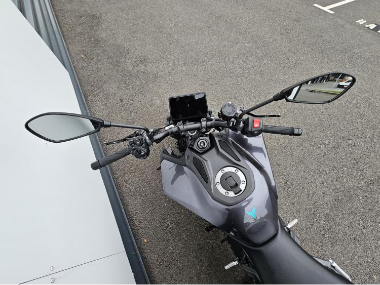 YAMAHA MT-09