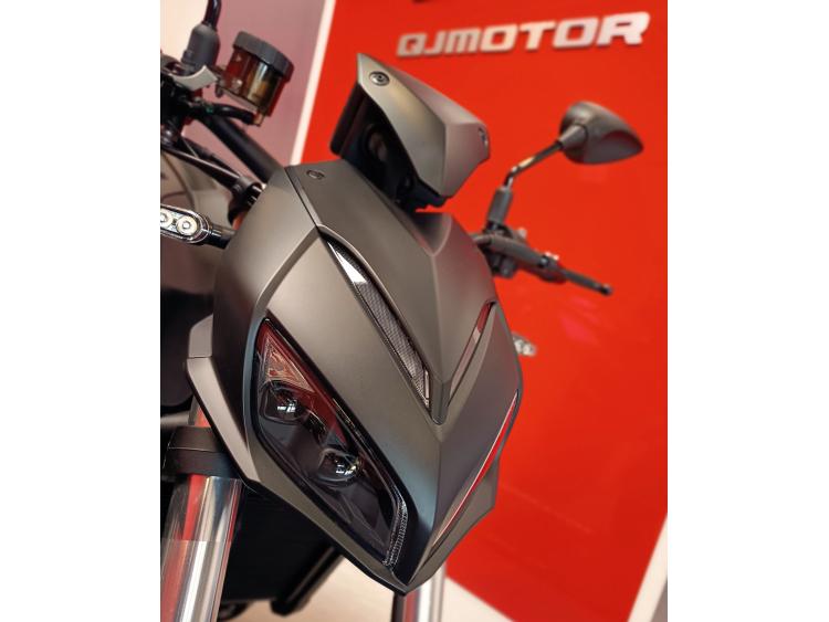 QJ MOTOR SRK 700