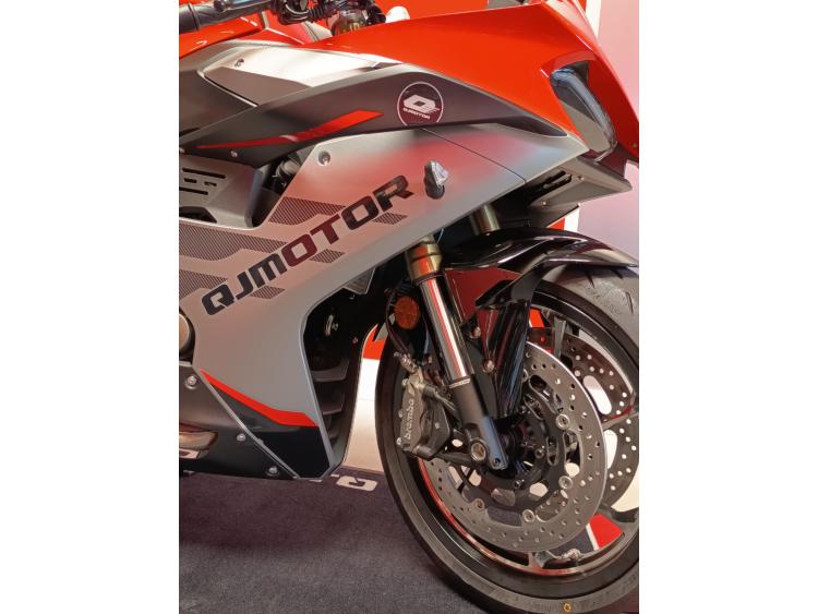 QJ MOTOR SRK 600 RS