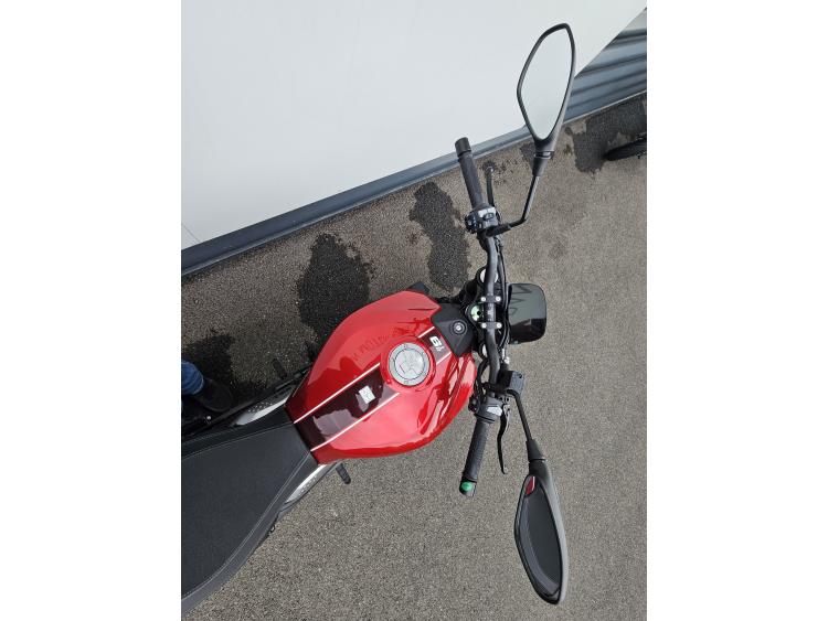 MOTO MORINI SEIEMMEZZO STR 650