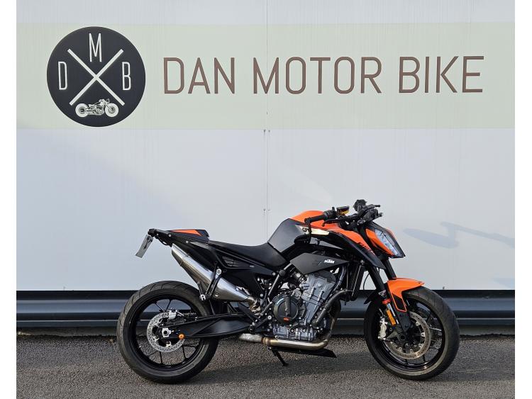 DUKE 890