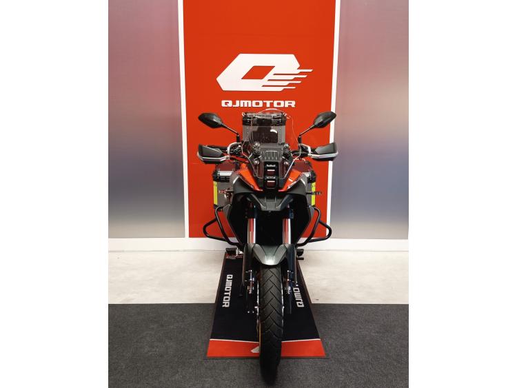QJ MOTOR SRT 700 X TOURING