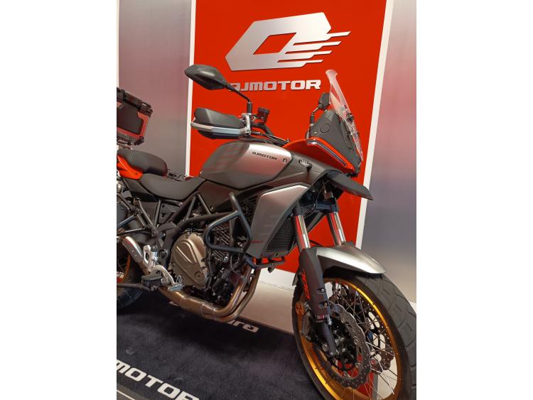 QJ MOTOR SRT 700 X TOURING