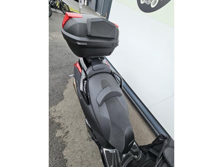  METROPOLIS 400  Black édition permis auto + formation 7h00