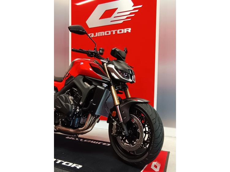 QJ MOTOR SRK800 R