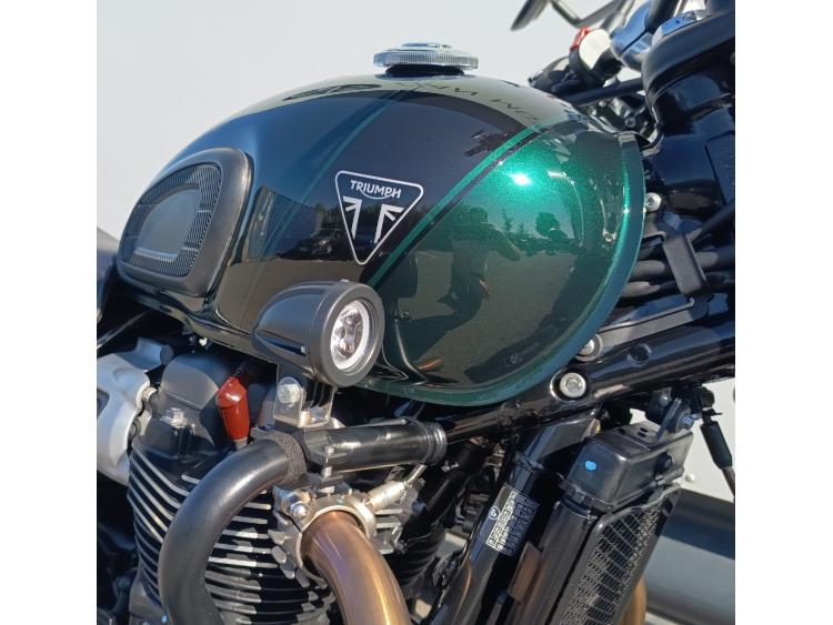 TRIUMPH SPEED TWIN 900