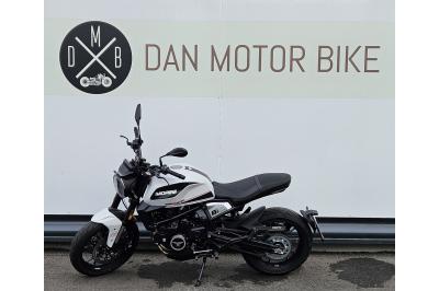 MOTO MORINI SEIEMMEZZO STR 650
