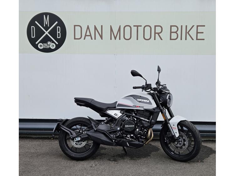 MOTO MORINI SEIEMMEZZO STR 650