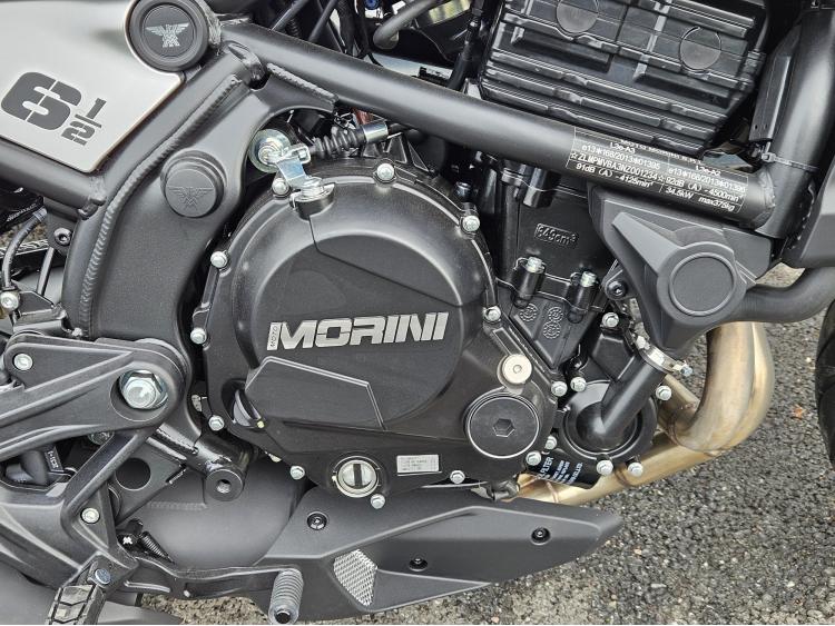 MOTO MORINI SEIEMMEZZO STR 650