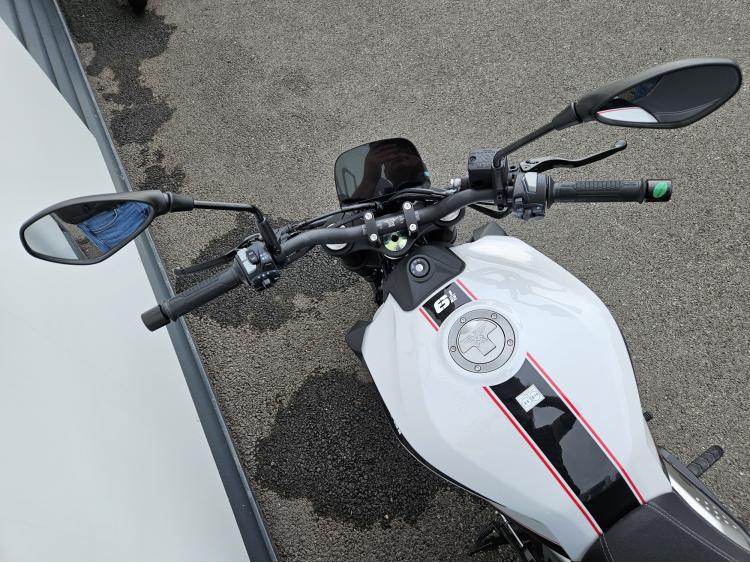 MOTO MORINI SEIEMMEZZO STR 650