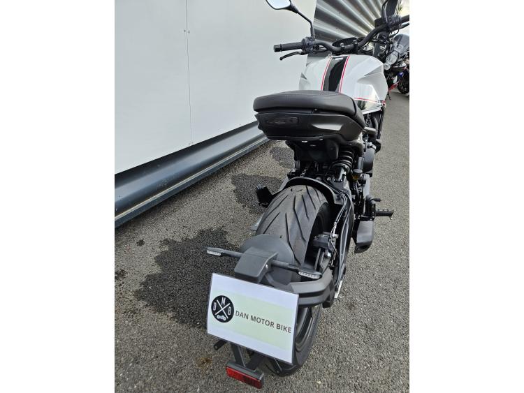 MOTO MORINI SEIEMMEZZO STR 650