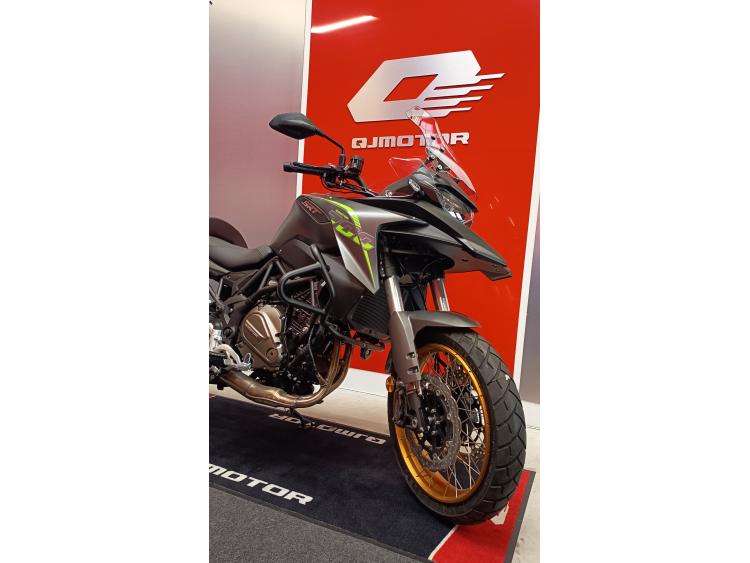 QJ MOTOR SRT 700 X