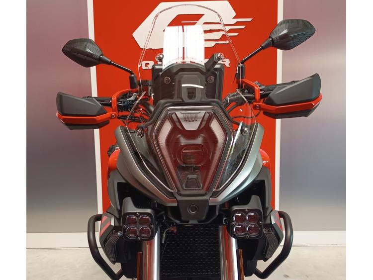 QJ MOTOR SRT 600 SX