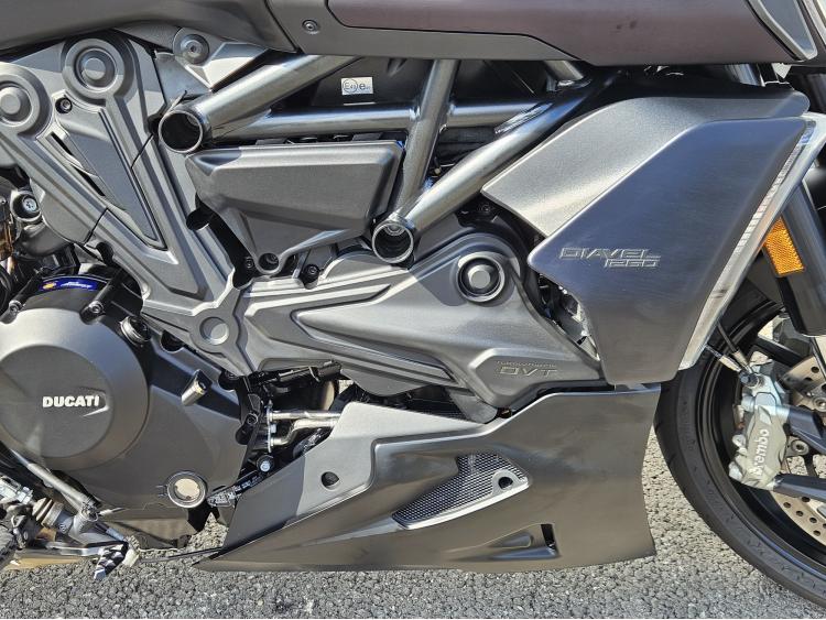 DUCATI DIAVEL DARK