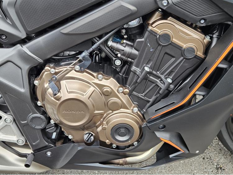  CBR 650 R 35 kw permis A2