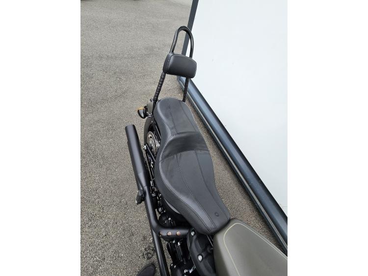 STREET BOB 1745