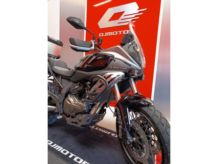 QJ MOTOR SRT 600 SX Touring