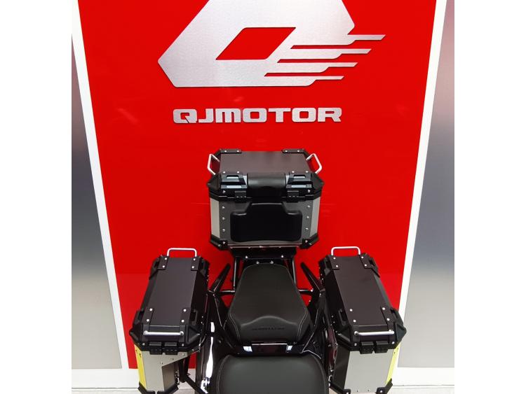 QJ MOTOR SRT 900 SX