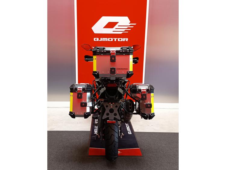 QJ MOTOR SRT 900 SX
