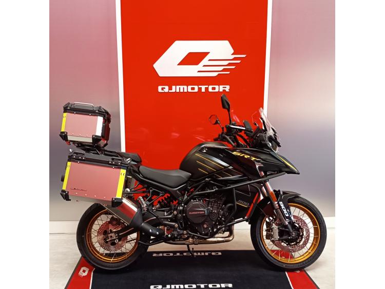 QJ MOTOR SRT 900 SX