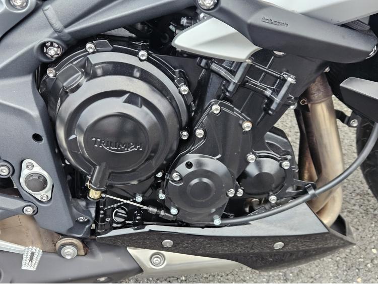 STREET TRIPLE 675 permis A2