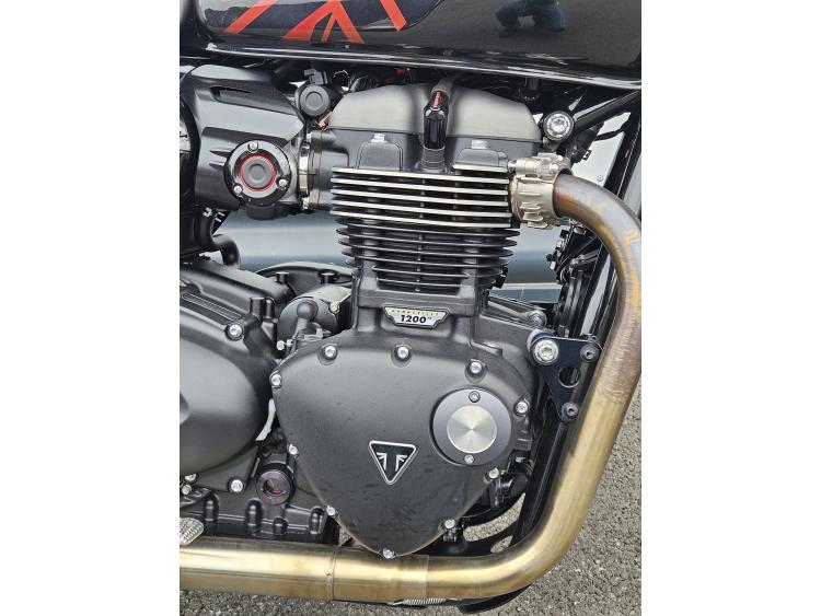 TRIUMPH SPEED TWIN 1200